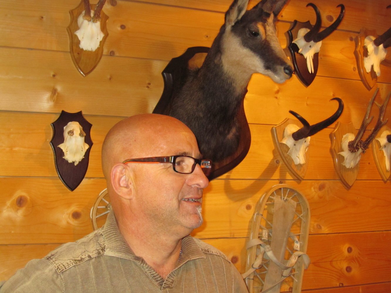 Portrait d’un chasseur à l’approche du chamois!