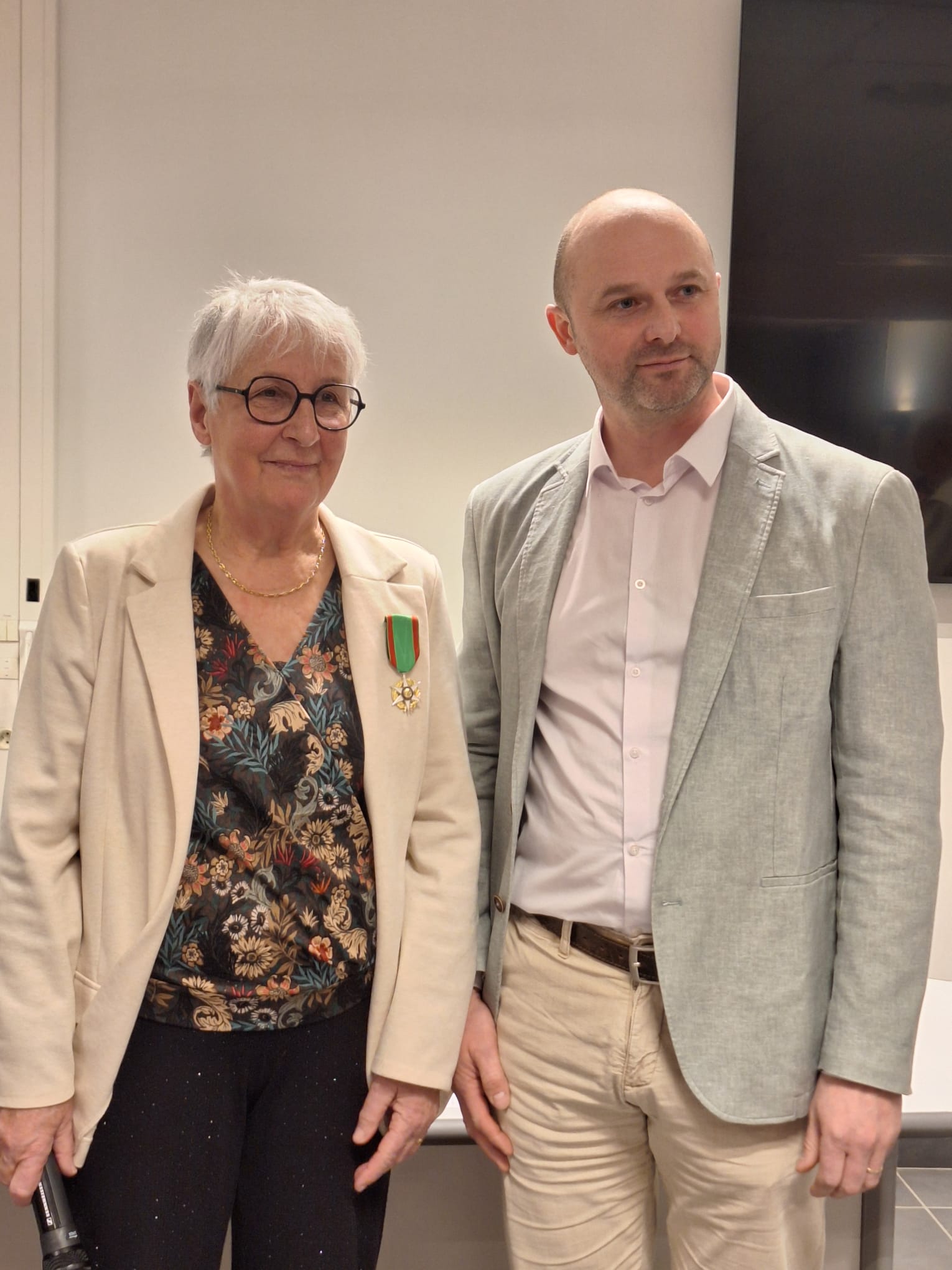 Danielle CHENAVIER, présidente des chasseurs de l’Isère, reçoit la médaille de l’Ordre du Mérite agricole